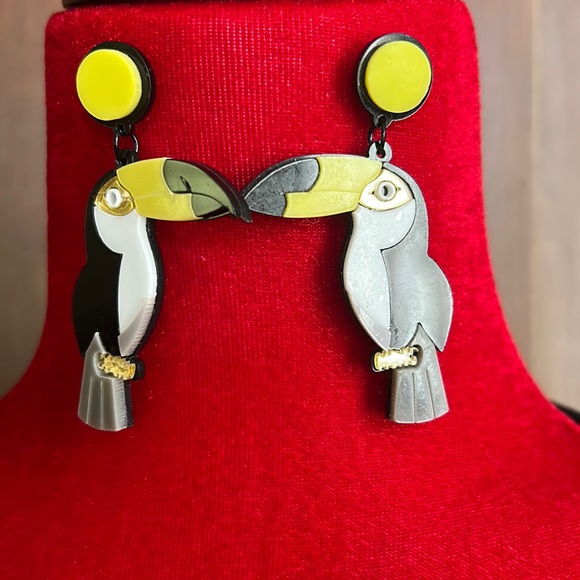 Trashy Diva Jewelry - Whimsical Toucan Earrings